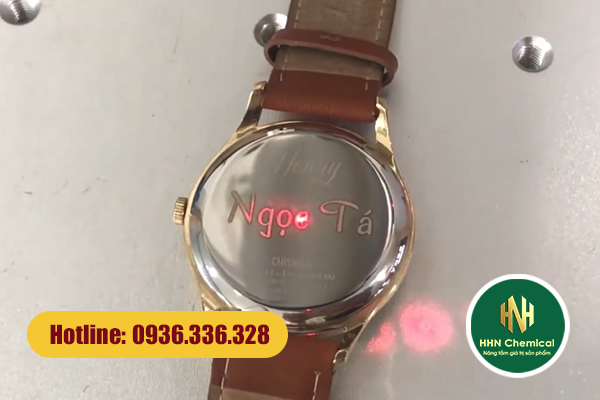 Đồng hồ khắc laser chưa dùng hóa chất bảo vệ – dễ ảnh hưởng vùng xung quanh