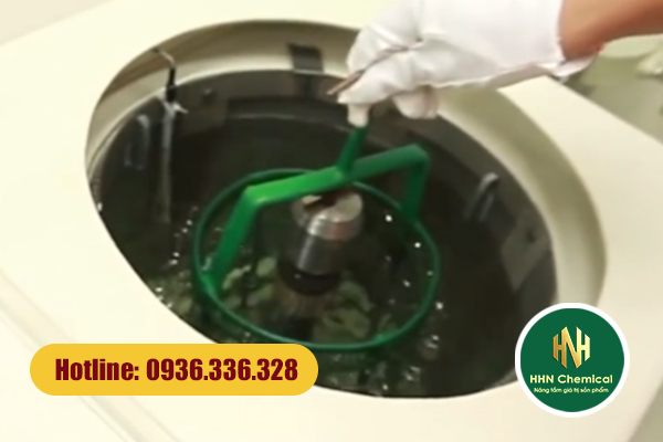 Dung dịch tẩy rửa Galvex 18.01 được sử dụng trong máy siêu âm để làm sạch trang sức tinh xảo