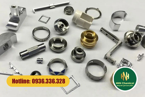 Làm sạch kỹ dầu mỡ trước mạ – bước bắt buộc trong xử lý bề mặt kim loại