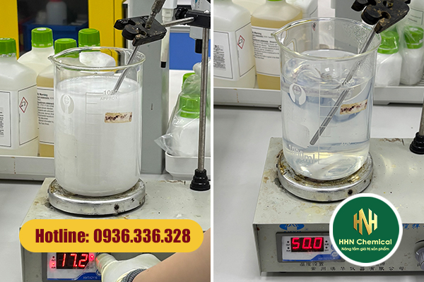 Dung dịch keo nano đạt 50°C có màu trong, sẵn sàng sử dụng trong quy trình phủ bóng trang sức
